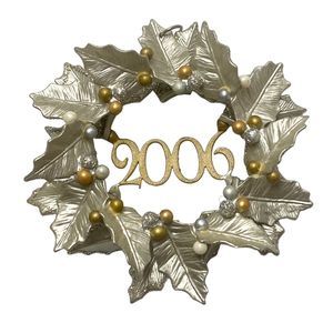 2006 BRIGHT MEMORIES Metallic Wreath Hallmark Keepsake Christmas ornament Silver